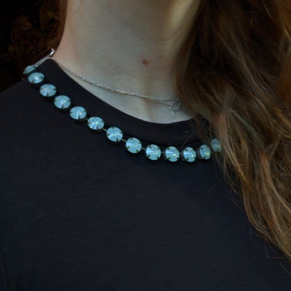 Sabika Shades Manhattan Necklace - Picture 3 of 3